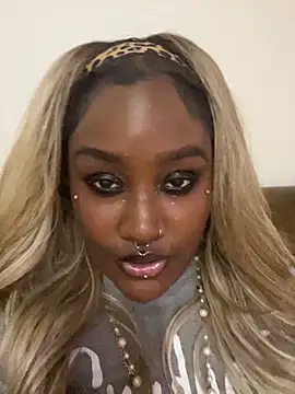 Cocomamii1 online show from 11-03-25, 03:52