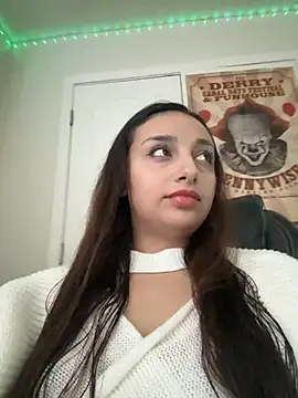 CharmingMaddie online show from 11-02-25, 08:44