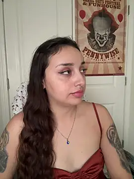 CharmingMaddie online show from 12-22-25, 07:00