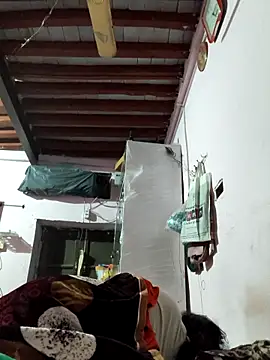 Love-pari077 online show from 12-18-25, 11:44