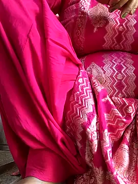 Snapshot of Love-pari077 chatting on 02-15-26, 07:51 Love-pari077 online show from 02-15-26, 07:51