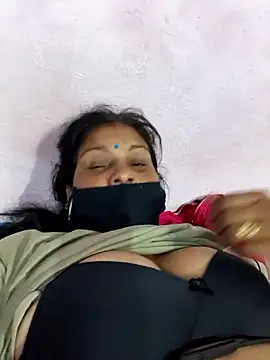 Snapshot of Love-pari077 chatting on 02-16-26, 12:29 Love-pari077 online show from 02-16-26, 12:29