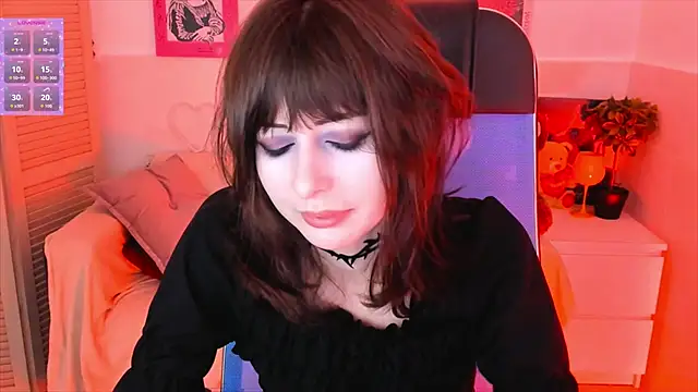 Snapshot of CrystallBloom chatting on 10-14-25, 02:34 CrystallBloom online show from 10-14-25, 02:34