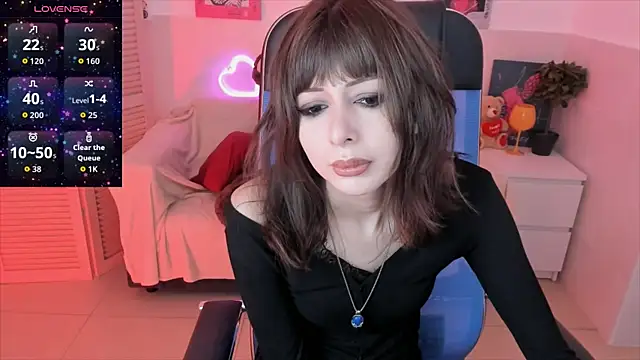 Snapshot of CrystallBloom chatting on 11-07-25, 05:13 CrystallBloom online show from 11-07-25, 05:13