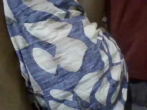 Snapshot of sexyonettt chatting on 09-12-25, 04:07 sexyonettt online show from 09-12-25, 04:07