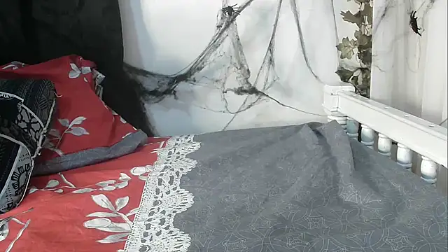 angelainparis28 online show from 10-24-25, 01:03