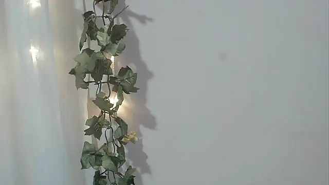 angelainparis28 online show from 11-13-25, 07:18