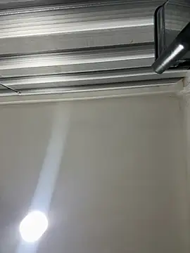 Snapshot of lynn9000 chatting on 11-08-25, 05:29 lynn9000 online show from 11-08-25, 05:29