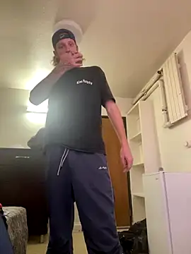 Snapshot of BIGxRED chatting on 09-09-25, 11:59 BIGxRED online show from 09-09-25, 11:59