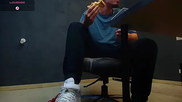 EnzoRace online show from 10-10-25, 05:28