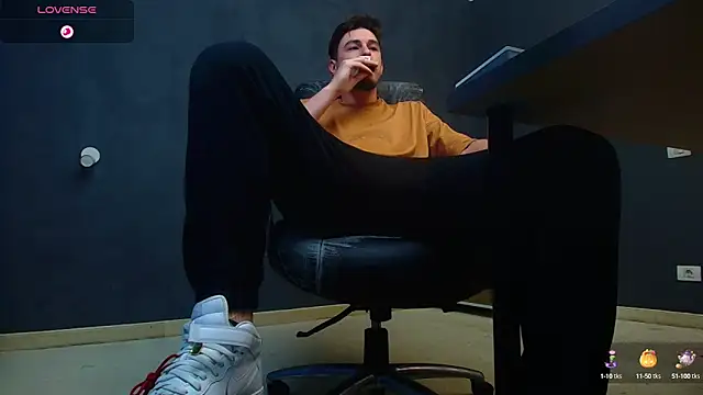 EnzoRace online show from 10-14-25, 04:46