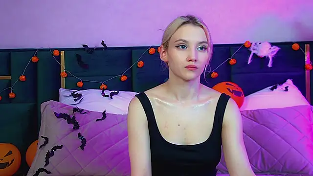 Snapshot of StacyEvances chatting on 10-24-25, 06:04 StacyEvances online show from 10-24-25, 06:04