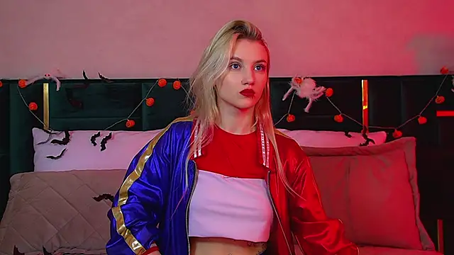 Snapshot of StacyEvances chatting on 10-31-25, 06:25 StacyEvances online show from 10-31-25, 06:25