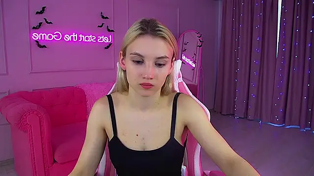 Snapshot of StacyEvances chatting on 11-01-25, 08:49 StacyEvances online show from 11-01-25, 08:49