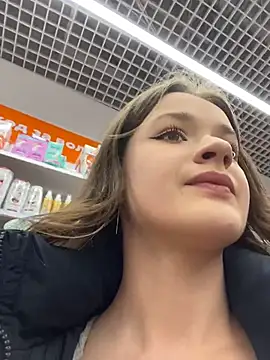 KittyQueeny online show from 12-17-25, 11:16