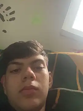 Snapshot of Cos_minn chatting on 11-12-25, 12:05 Cos minn online show from 11-12-25, 12:05