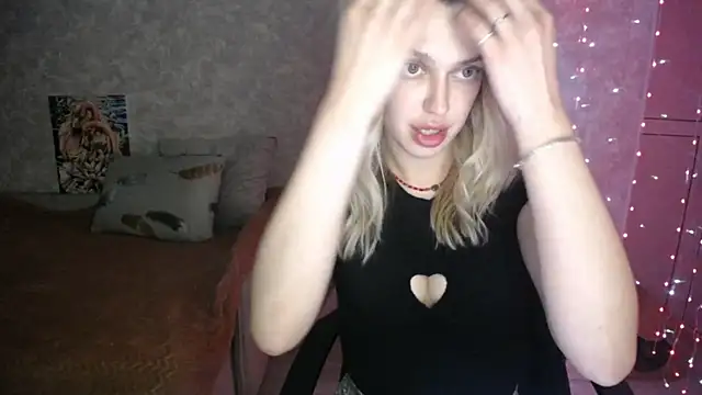 Snapshot of NickyAdamidi chatting on 11-25-25, 06:19 NickyAdamidi online show from 11-25-25, 06:19