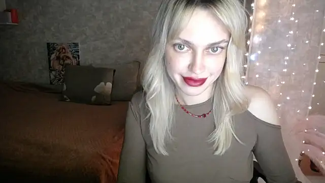 Snapshot of NickyAdamidi chatting on 12-02-25, 04:35 NickyAdamidi online show from 12-02-25, 04:35