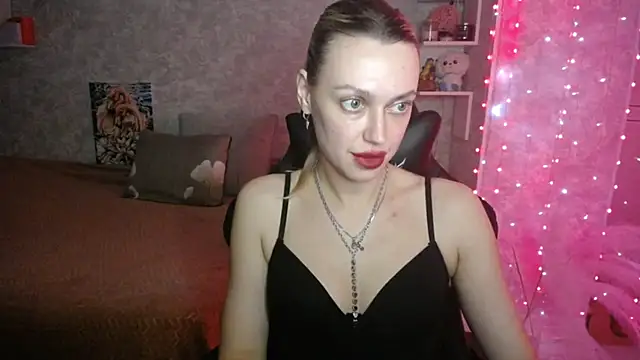 Snapshot of NickyAdamidi chatting on 12-03-25, 04:49 NickyAdamidi online show from 12-03-25, 04:49