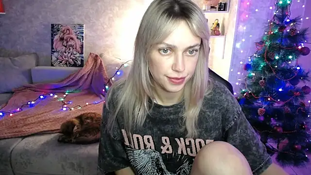 Snapshot of NickyAdamidi chatting on 12-15-25, 07:18 NickyAdamidi online show from 12-15-25, 07:18