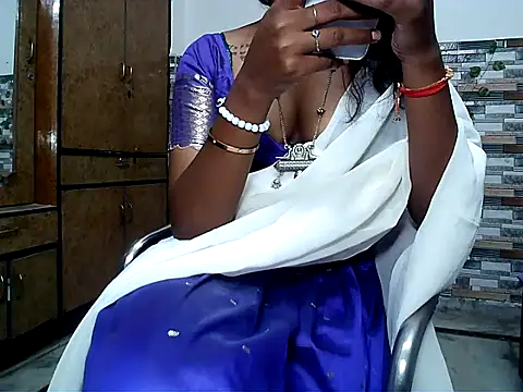 HOT AARVI11 online show from 09-27-25, 04:28