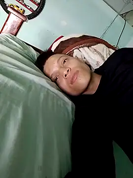 Snapshot of elinnki chatting on 09-14-25, 02:16 elinnki online show from 09-14-25, 02:16