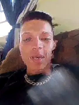 Snapshot of elinnki chatting on 11-14-25, 09:02 elinnki online show from 11-14-25, 09:02