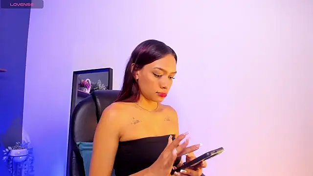 Mia Gil  online show from 10-01-25, 07:53