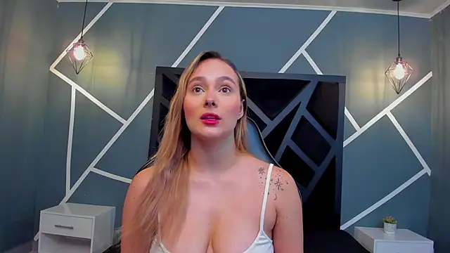 Emmaa white  online show from 11-12-25, 11:21