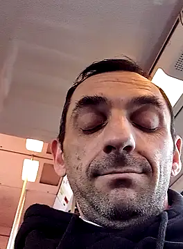 hotmen83 online show from 03-25-26, 12:44