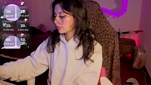 larah uwu online show from 02-24-26, 07:56