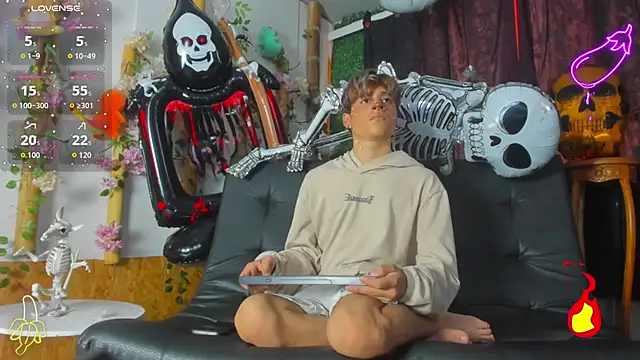 spicy adonhis online show from 10-24-25, 07:21