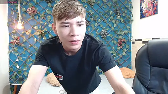 Snapshot of nathanclay chatting on 10-22-25, 04:02 nathanclay online show from 10-22-25, 04:02