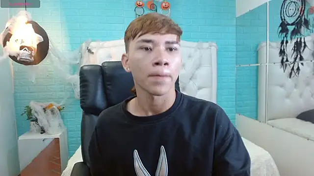 Snapshot of nathanclay chatting on 11-02-25, 03:42 nathanclay online show from 11-02-25, 03:42