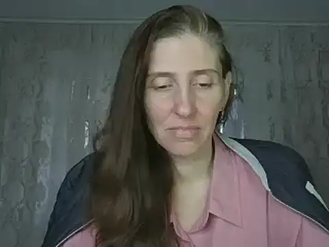 Snapshot of CandiCole chatting on 10-16-25, 05:19 CandiCole online show from 10-16-25, 05:19