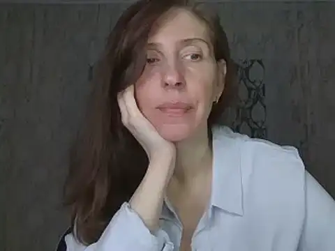 Snapshot of CandiCole chatting on 10-20-25, 02:23 CandiCole online show from 10-20-25, 02:23