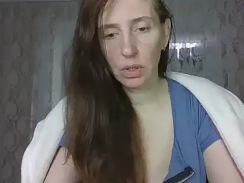 Snapshot of CandiCole chatting on 10-24-25, 05:26 CandiCole online show from 10-24-25, 05:26