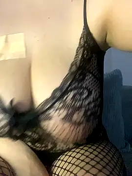 emiliafrancaise online show from 10-13-25, 11:54