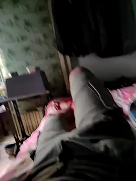 Snapshot of ya_sirwo chatting on 09-15-25, 10:15 ya sirwo online show from 09-15-25, 10:15