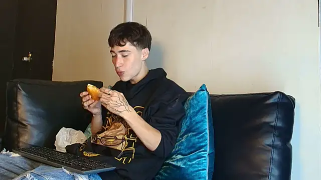  DantFox  online show from 11-25-25, 08:20