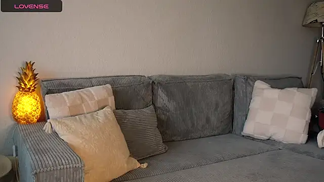 Snapshot of LucyxLou chatting on 09-14-25, 10:25 LucyxLou online show from 09-14-25, 10:25