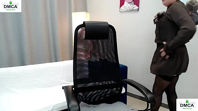 Snapshot of Pion_01 chatting on 02-11-26, 09:14 Pion 01 online show from 02-11-26, 09:14