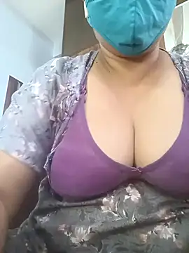 Snapshot of Tamil_Sivani chatting on 10-18-25, 09:43 Tamil Sivani online show from 10-18-25, 09:43