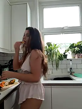 AlitaNova online show from 10-07-25, 10:56