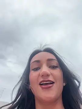 Ninabigtitied online show from 10-19-25, 10:49