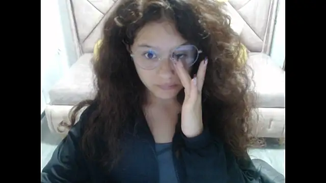 Velvet Moon V online show from 10-28-25, 01:25