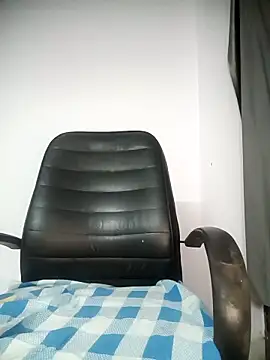 hotty-nisha online show from 10-11-25, 12:15