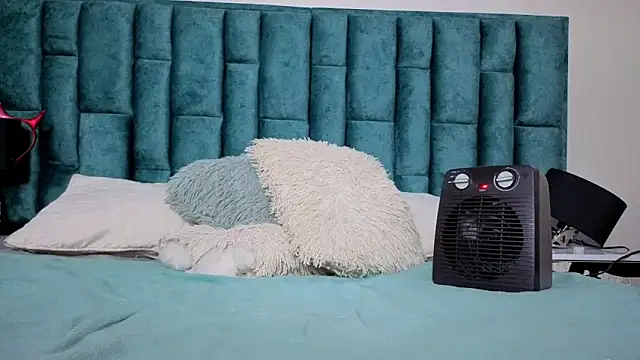 Emma Foxi online show from 02-27-26, 08:20