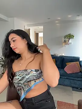 Snapshot of Lily_June chatting on 10-16-25, 01:34 Lily June online show from 10-16-25, 01:34