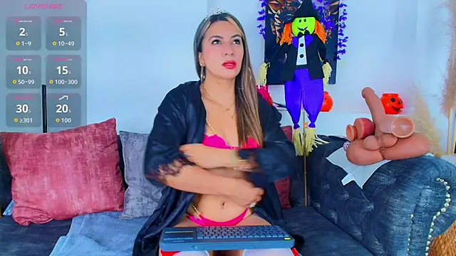 Snapshot of may_wood chatting on 10-29-25, 12:07 may wood online show from 10-29-25, 12:07